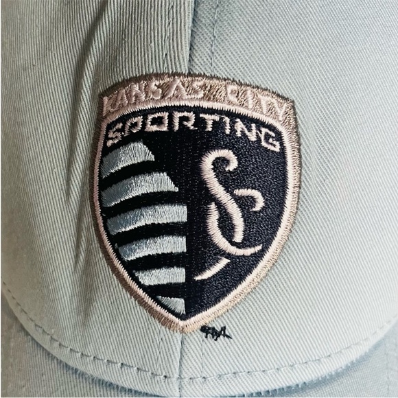 Bundle of Five Men’s Baseball Hat's - Picture 15 of 15